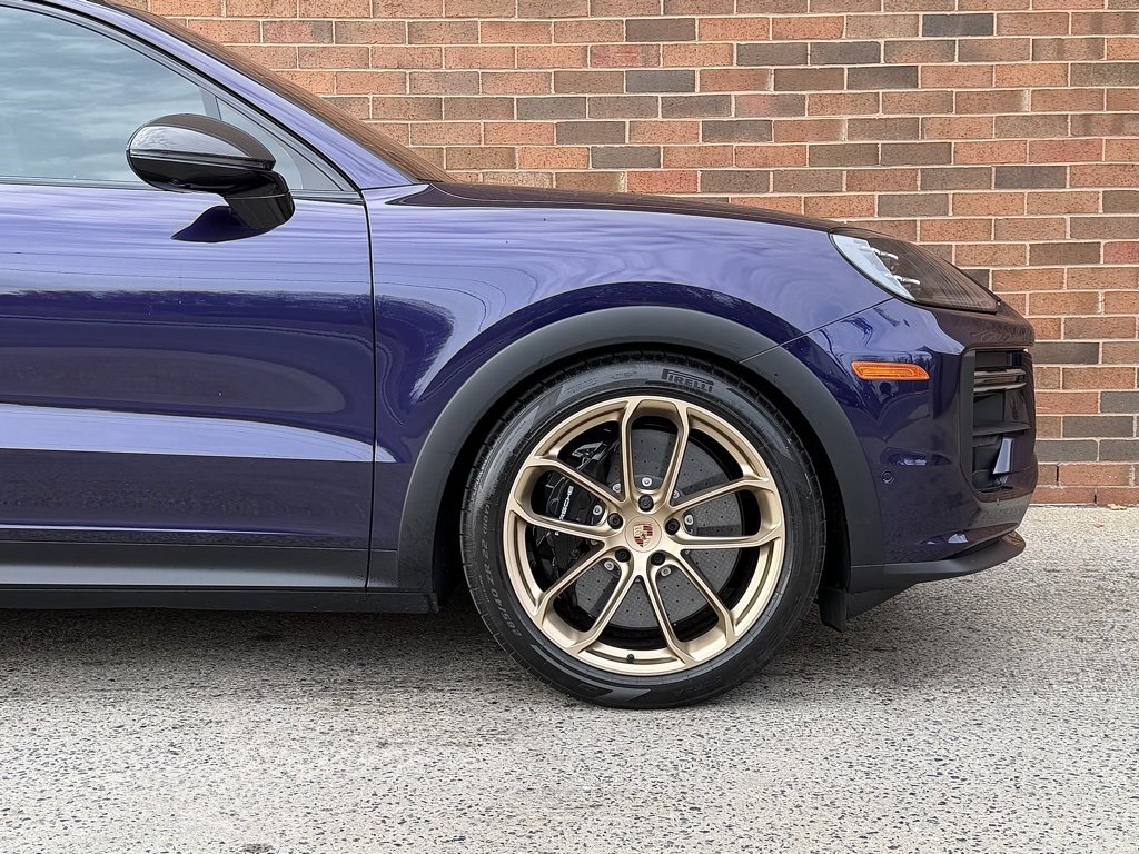 Certified 2025 Porsche Cayenne Turbo GT image 11