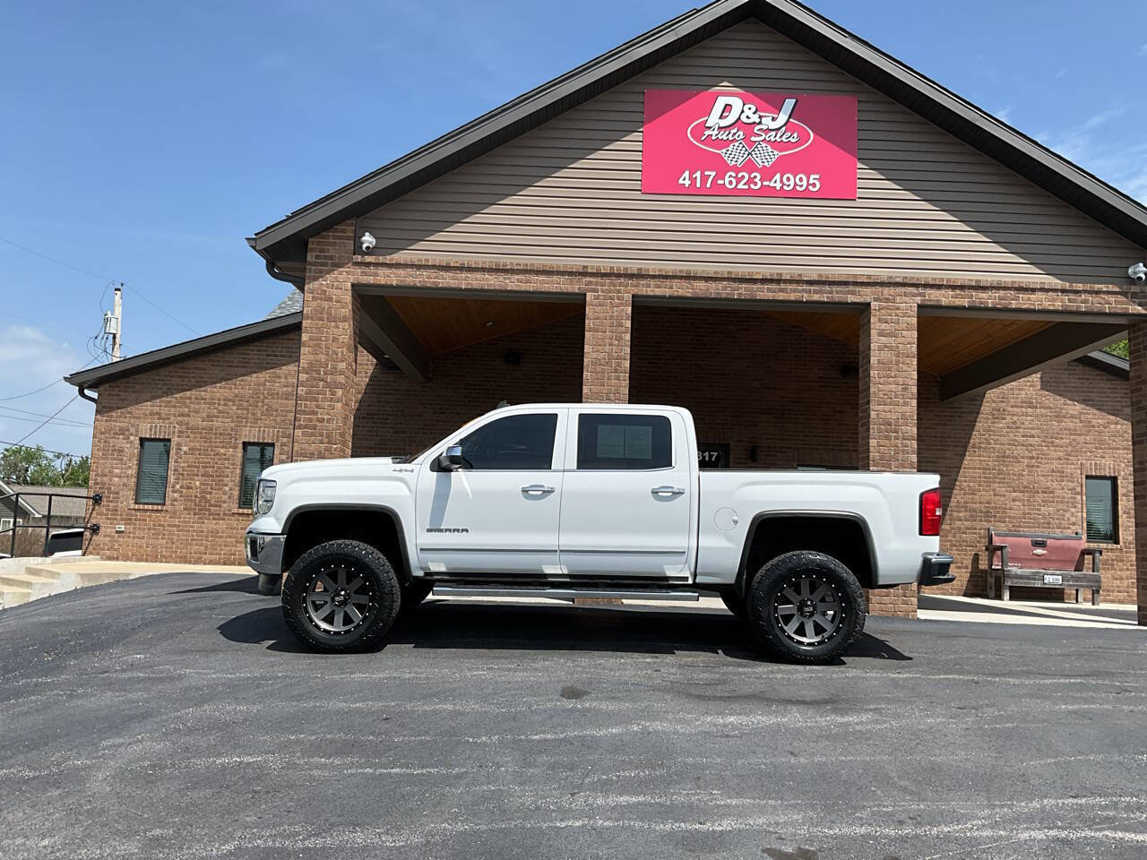 Used 2014 GMC Sierra 1500 SLT w/ SLT Crew Cab Value Package AWD/4WD image 25