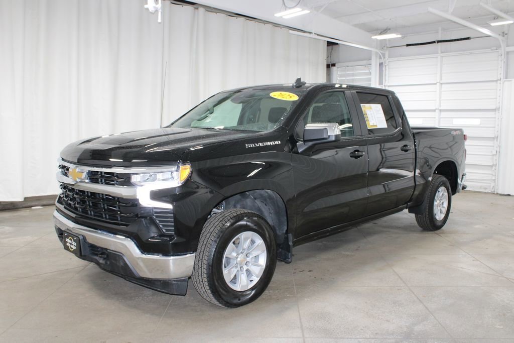 Used 2025 Chevrolet Silverado 1500 LT image 4