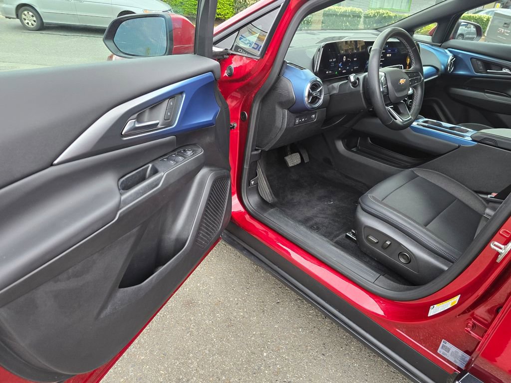 Used 2025 Chevrolet Equinox EV LT w/ Convenience Package FWD image 22