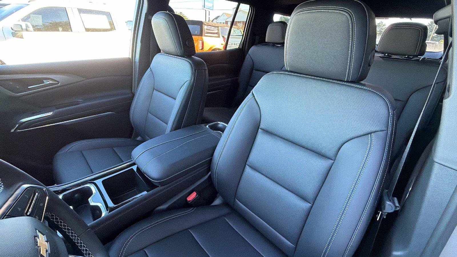 New 2027 Chevrolet Traverse LT w/ Driver Confidence Package FWD image 18