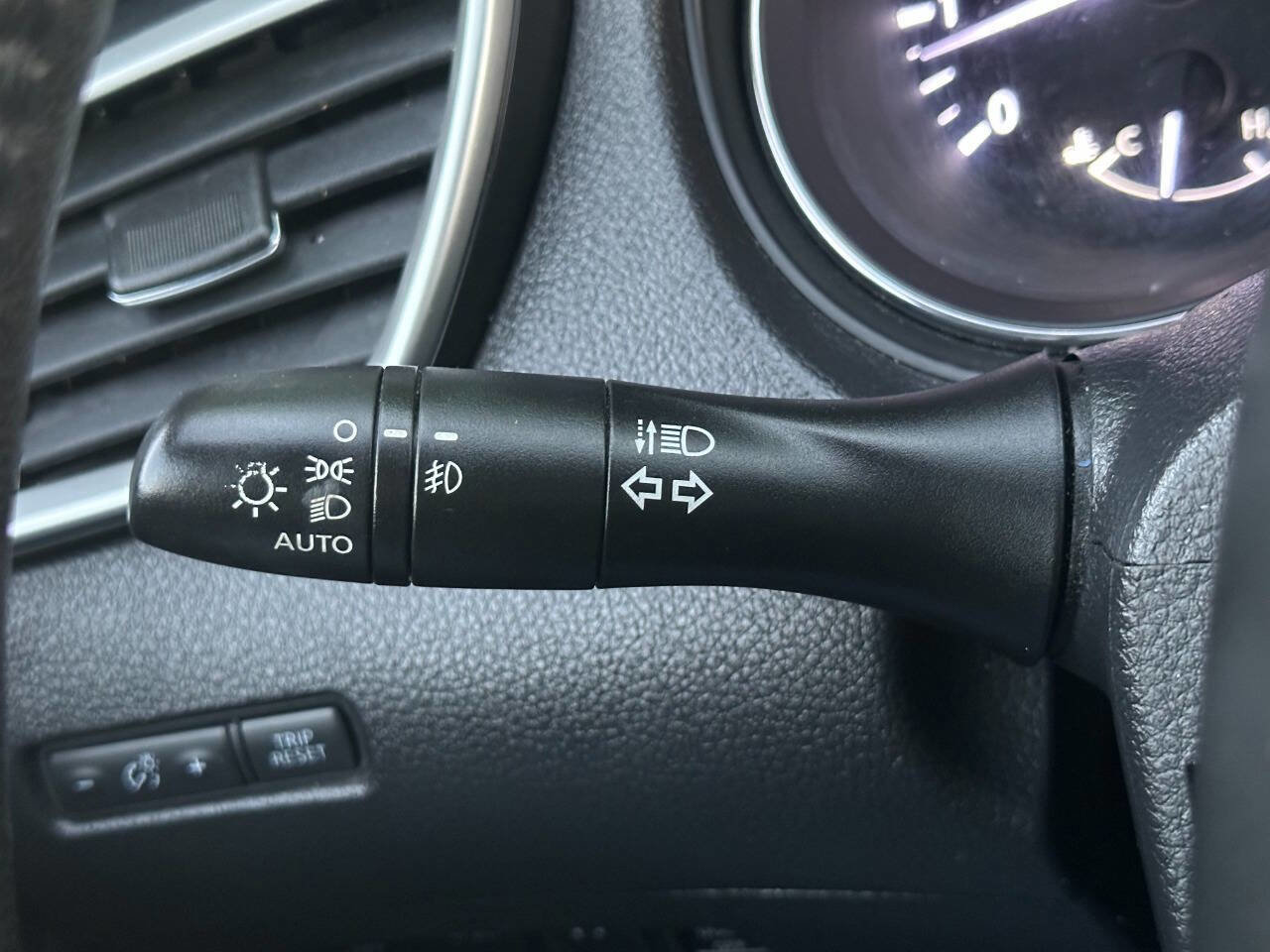 Used 2016 Nissan Rogue SL image 38