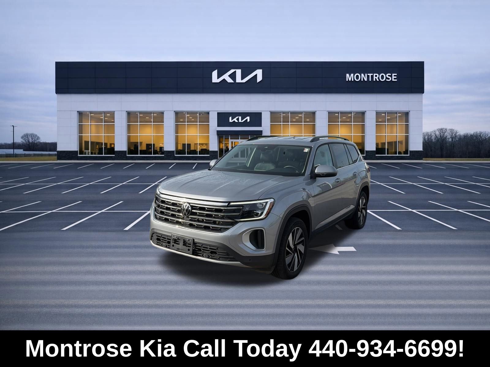 Used 2025 Volkswagen Atlas SE AWD/4WD image 1