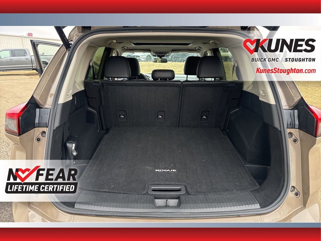 Used 2024 Nissan Rogue SV w/ SV Premium Package image 41
