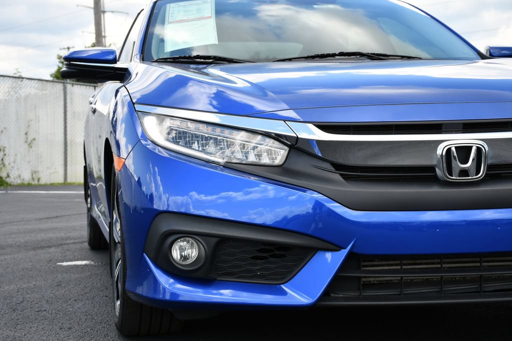 Used 2018 Honda Civic Touring image 37