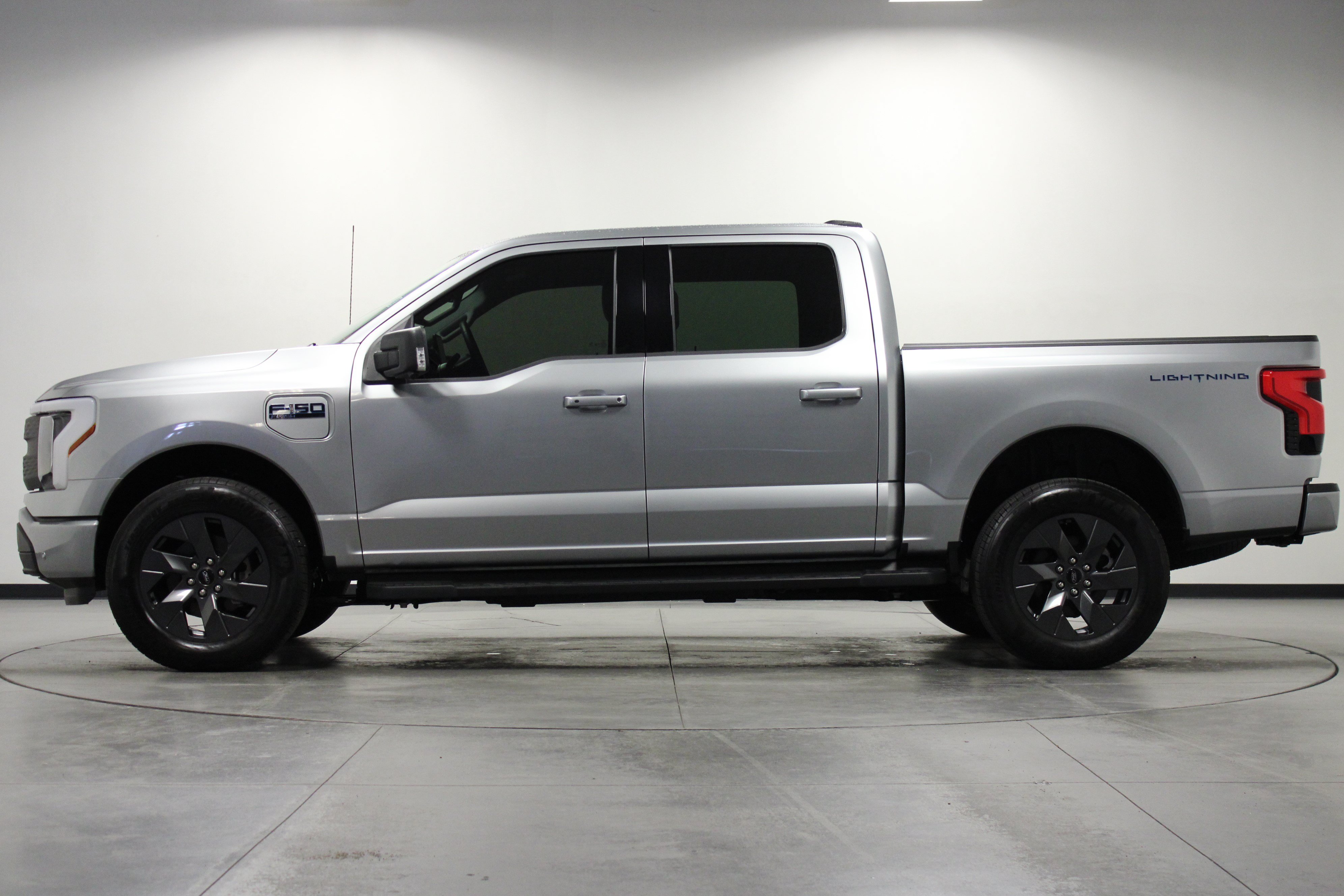 Used 2025 Ford F150 Lightning Flash AWD/4WD image 7
