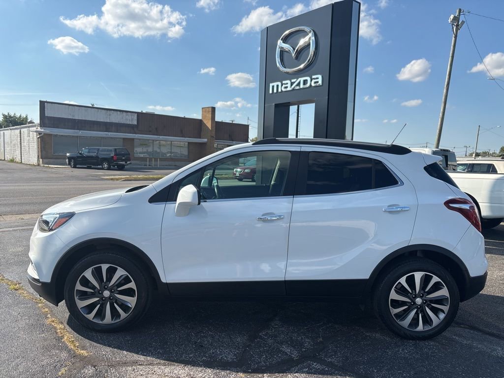 Used 2021 Buick Encore Preferred image 2