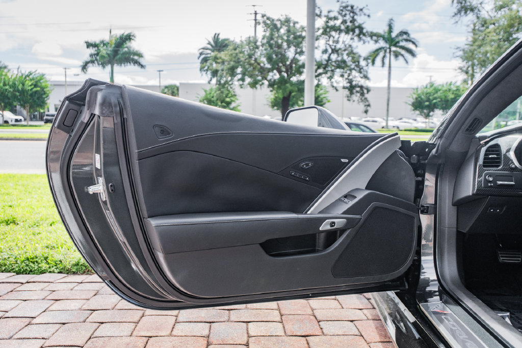 Used 2019 Chevrolet Corvette ZR1 RWD image 21