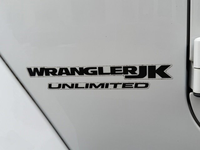 Used 2018 Jeep Wrangler Unlimited Rubicon w/ Connectivity Group image 9