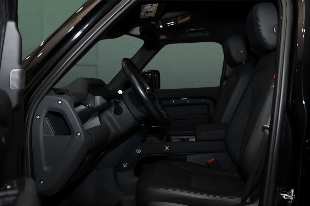 Used 2023 Land Rover Defender 110 X-Dynamic SE image 11