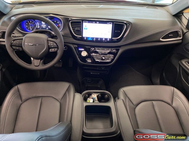 New 2026 Chrysler Pacifica Select image 10