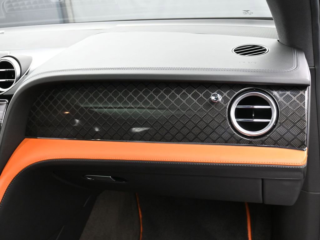 Certified 2020 Bentley Bentayga image 32