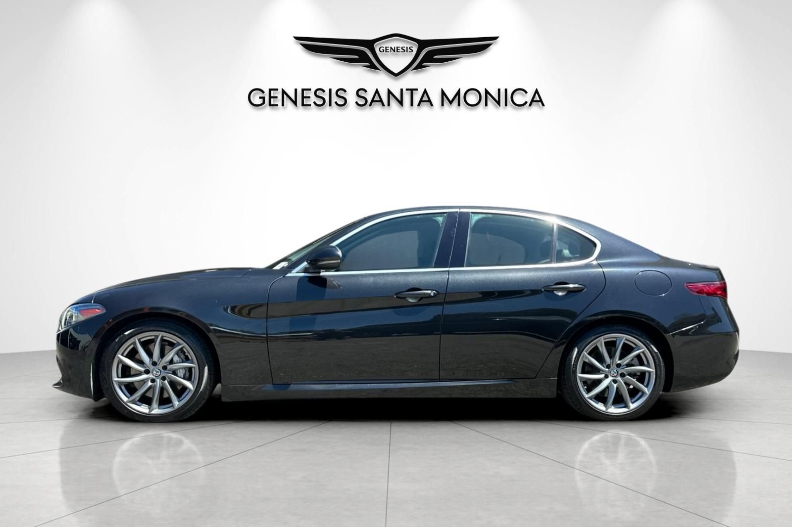 Used 2017 Alfa Romeo Giulia RWD image 8