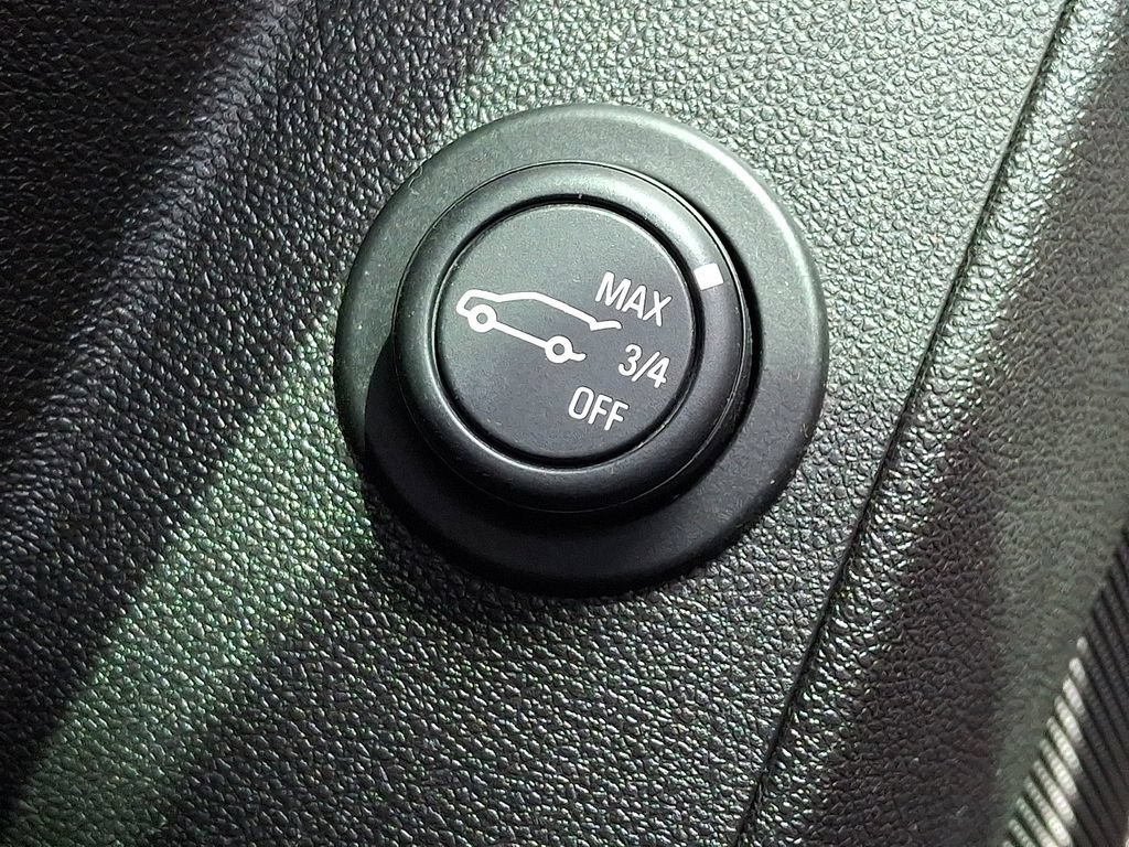 Used 2019 Chevrolet Equinox LT w/ Sun & Navigation Package AWD/4WD image 25
