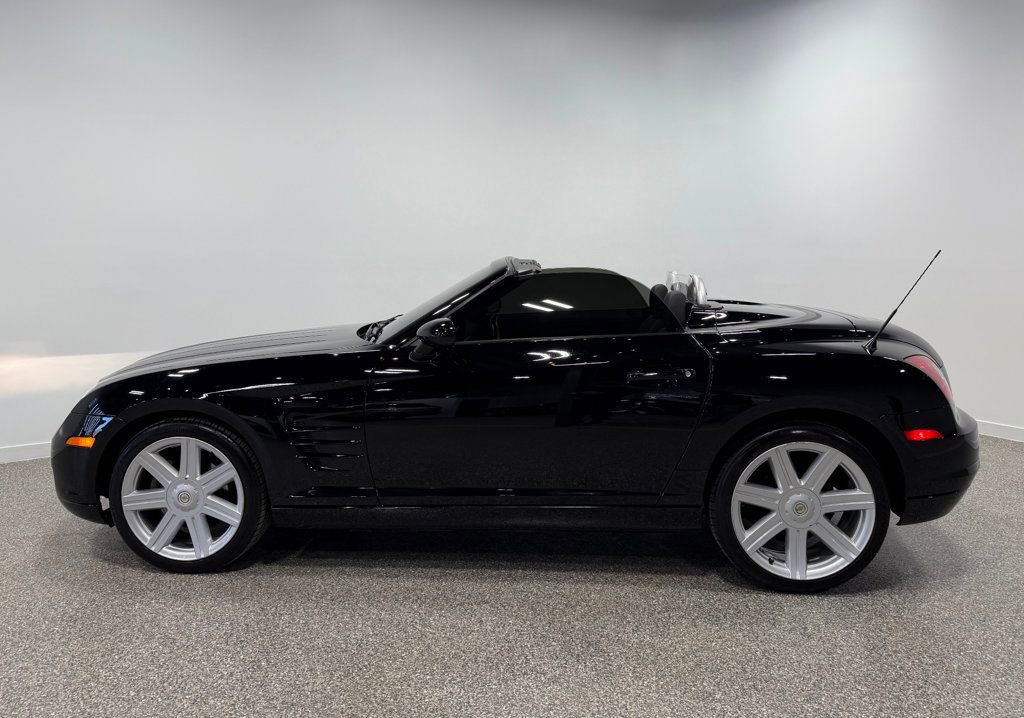 Used 2005 Chrysler Crossfire Convertible image 23