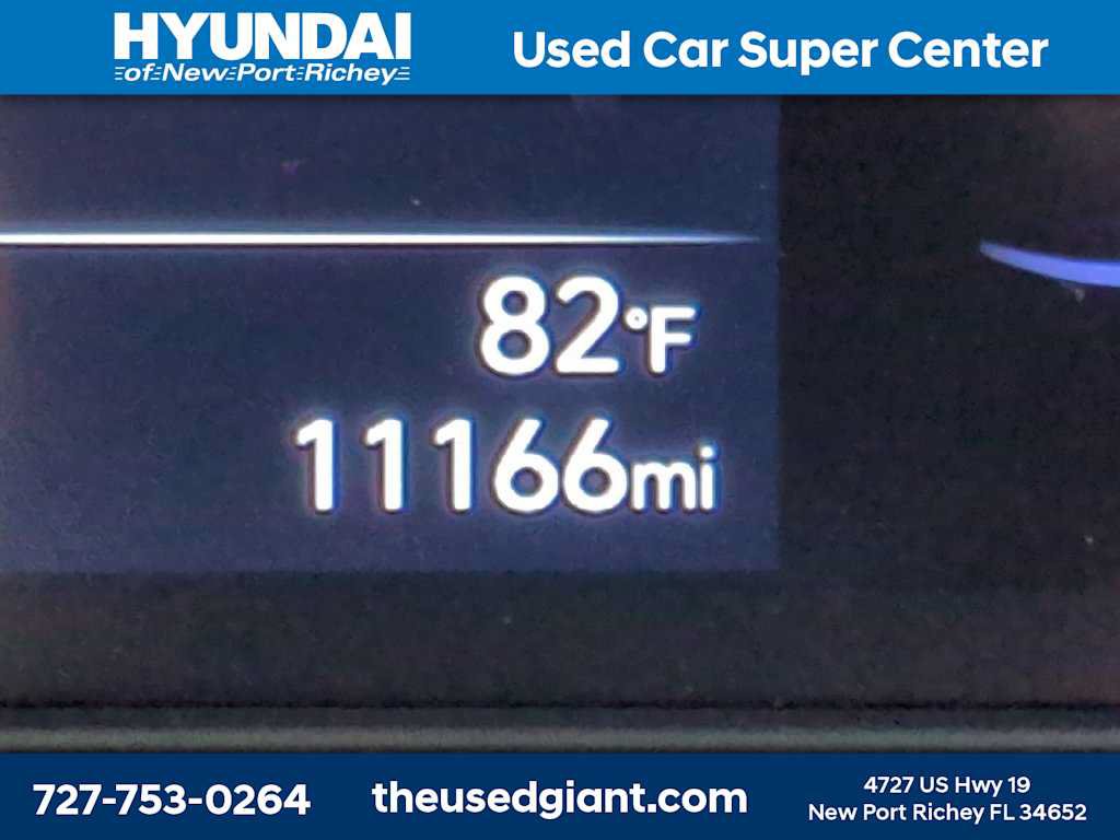 Certified 2024 Hyundai Venue SEL FWD image 29
