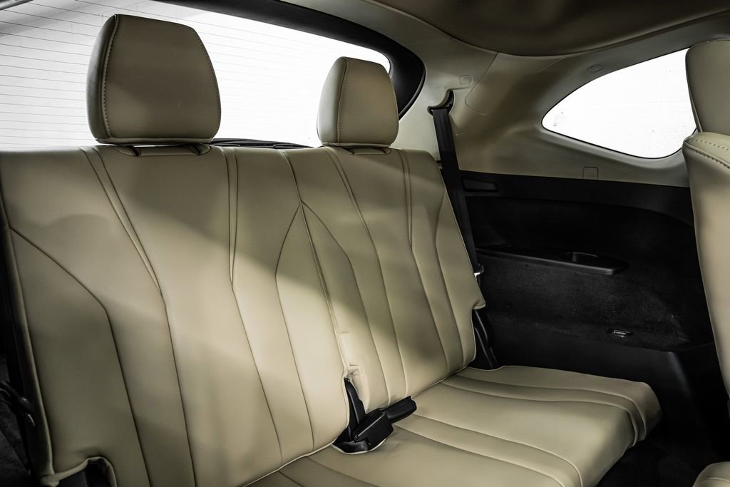 Certified 2023 Acura MDX FWD w/ Technology Package image 32