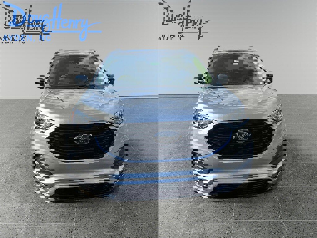 Used 2024 Ford Edge SE w/ Black Appearance Package image 30