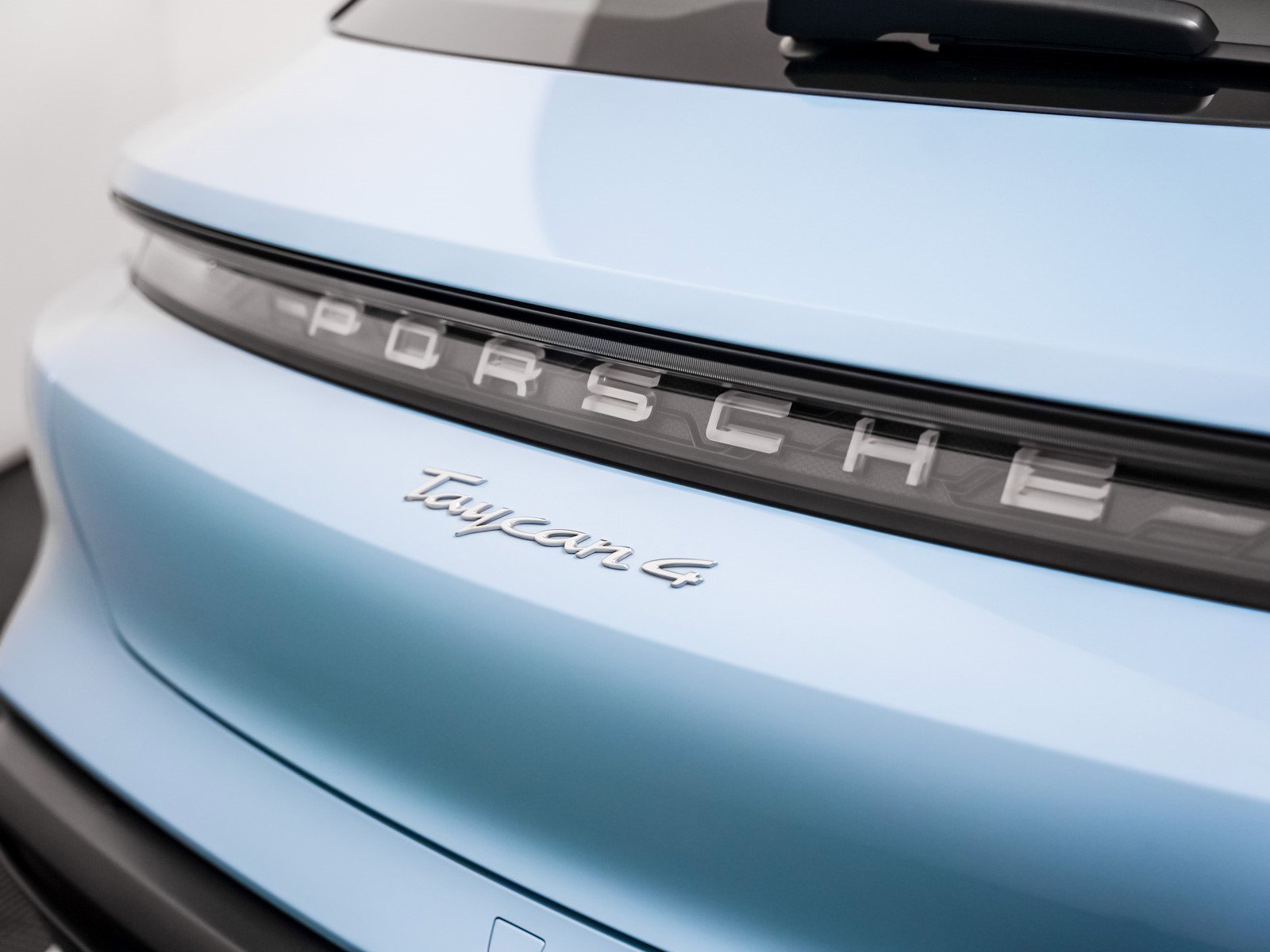 Used 2024 Porsche Taycan 4 Cross Turismo image 29