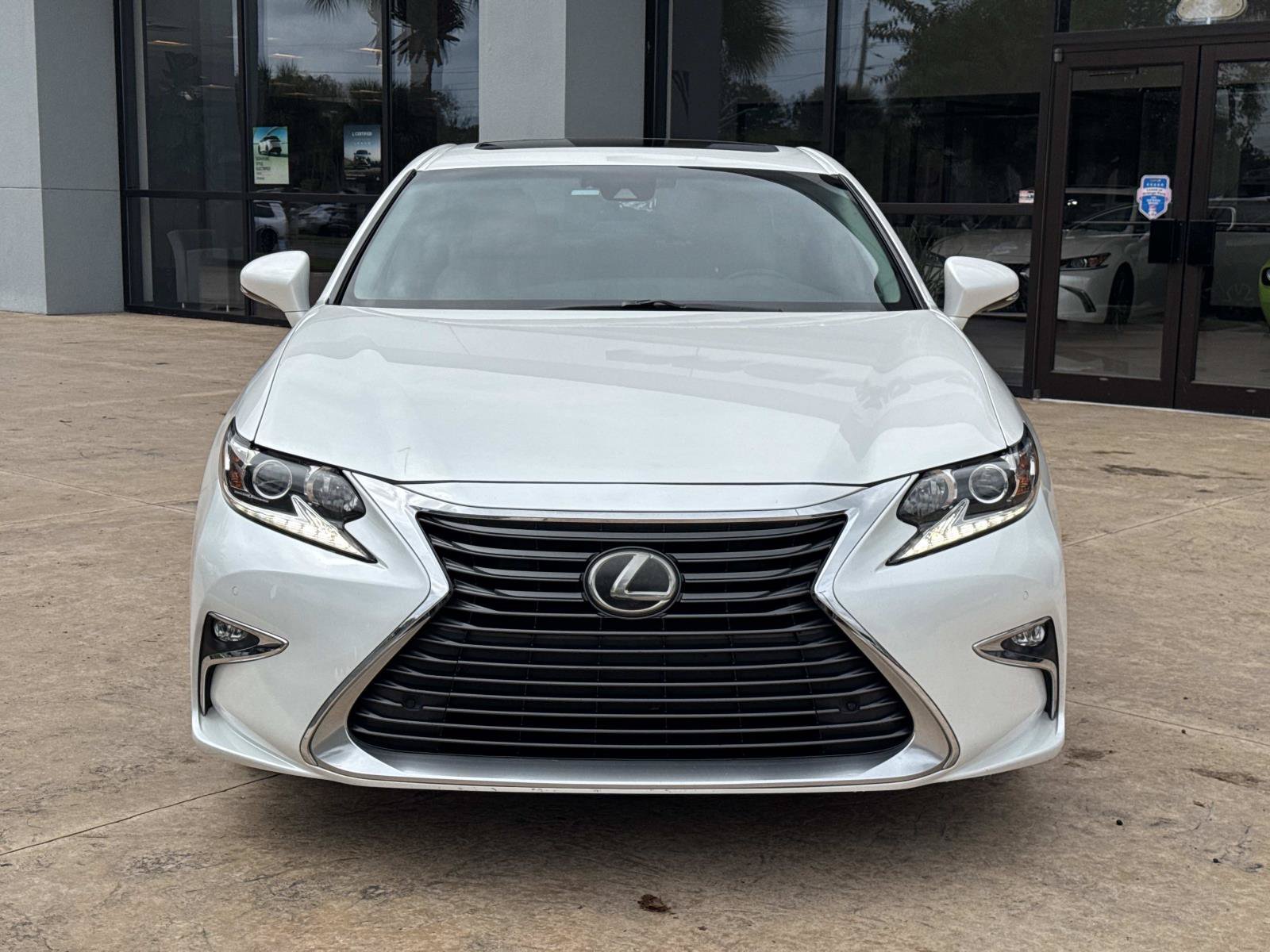 Used 2017 Lexus ES 350 w/ Premium Package FWD image 7