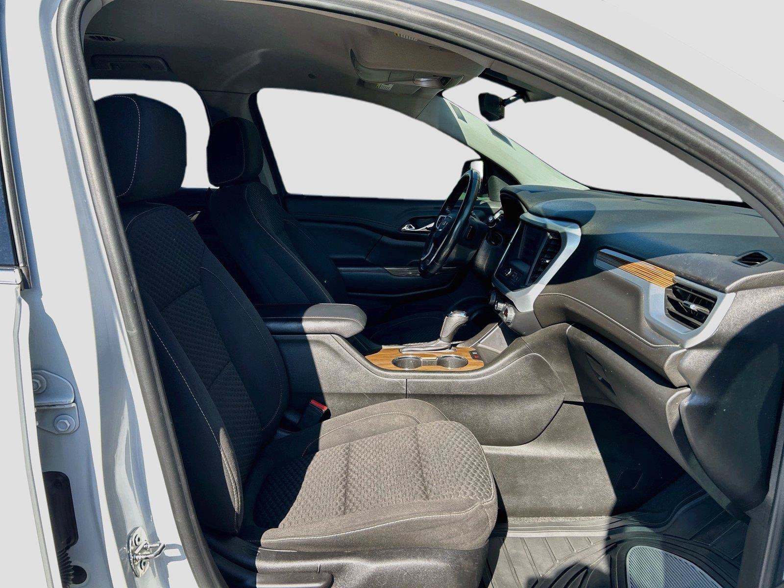 Used 2019 GMC Acadia SLE FWD image 15
