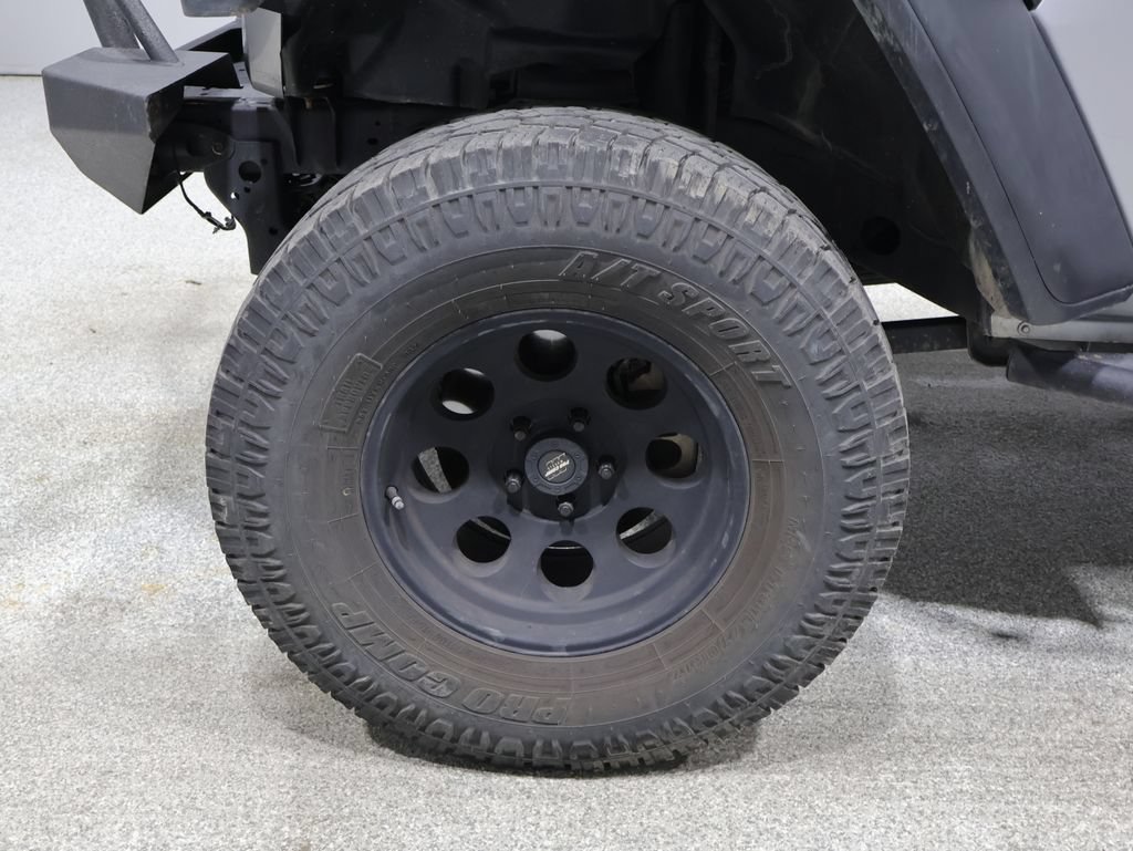 Used 2018 Jeep Wrangler Rubicon AWD/4WD image 9