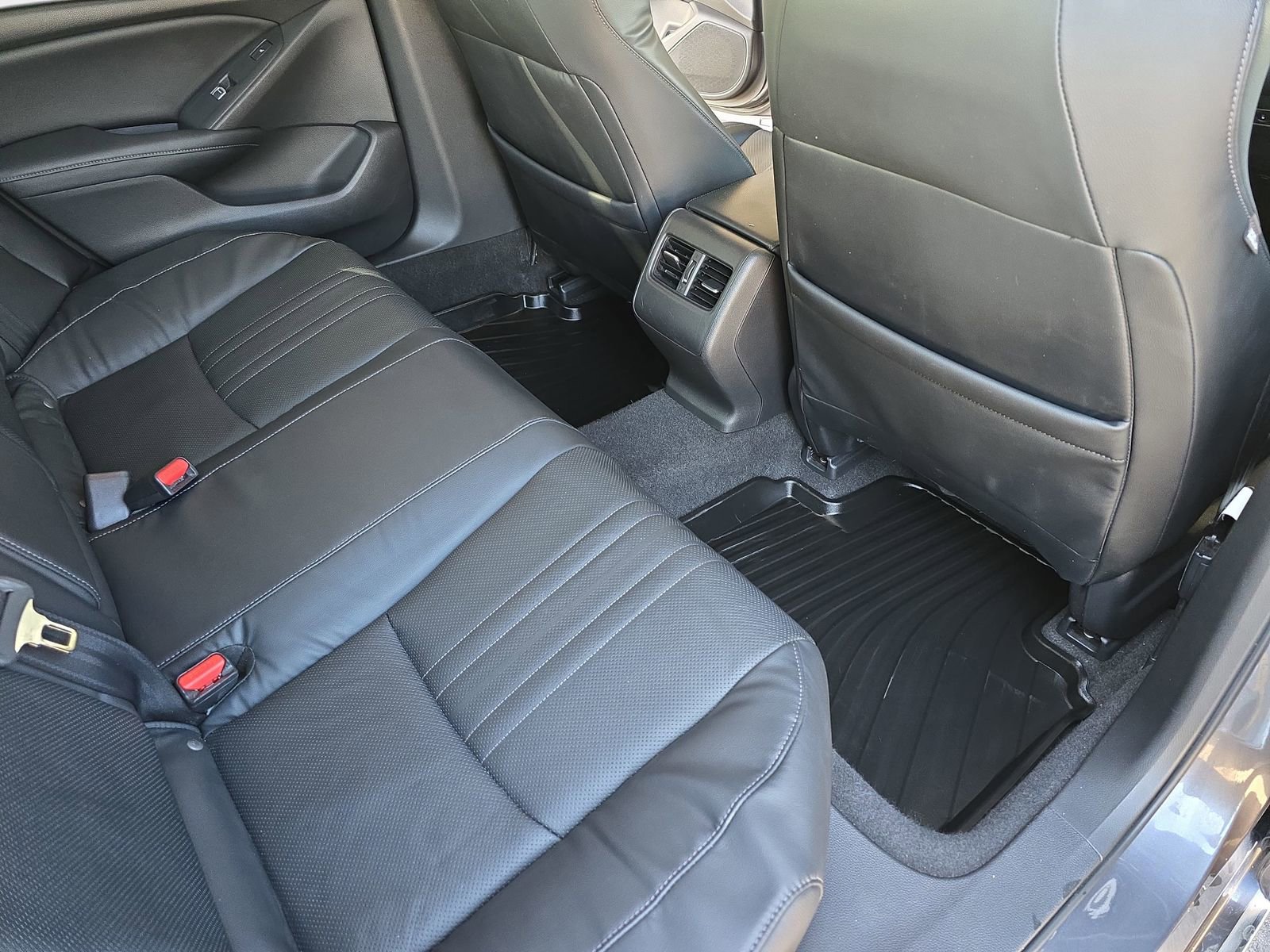 Used 2018 Honda Accord Touring image 13