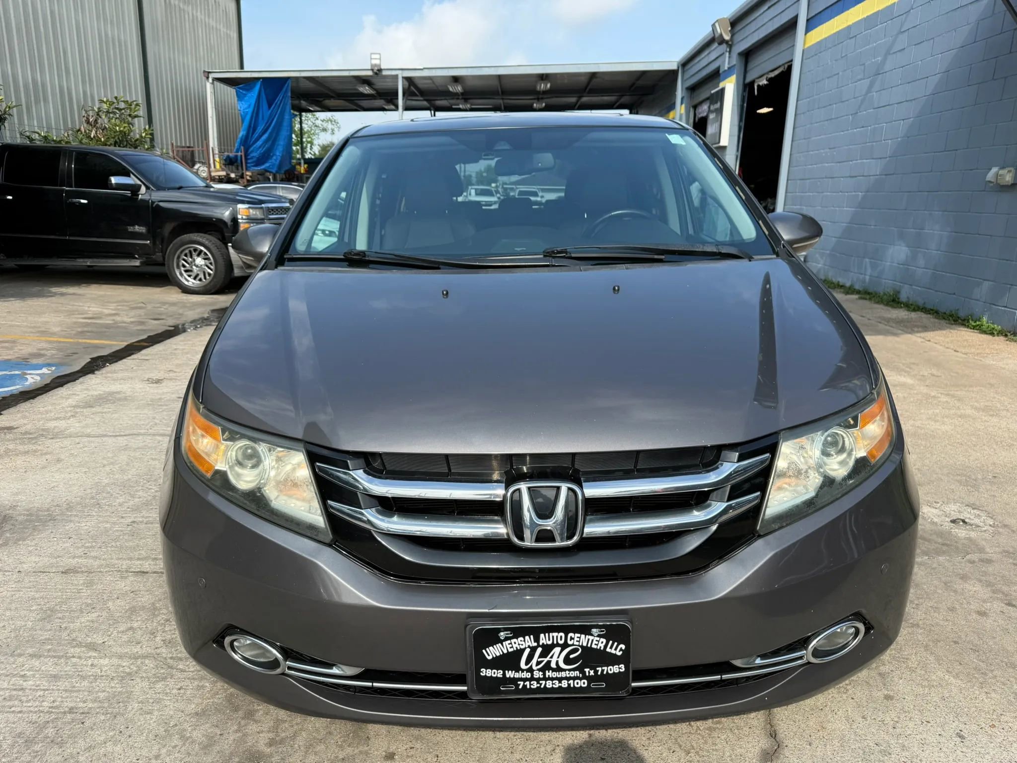 Used 2014 Honda Odyssey Touring image 2