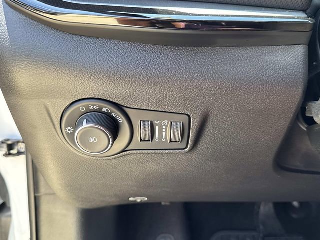 Used 2025 Jeep Compass Trailhawk AWD/4WD image 32
