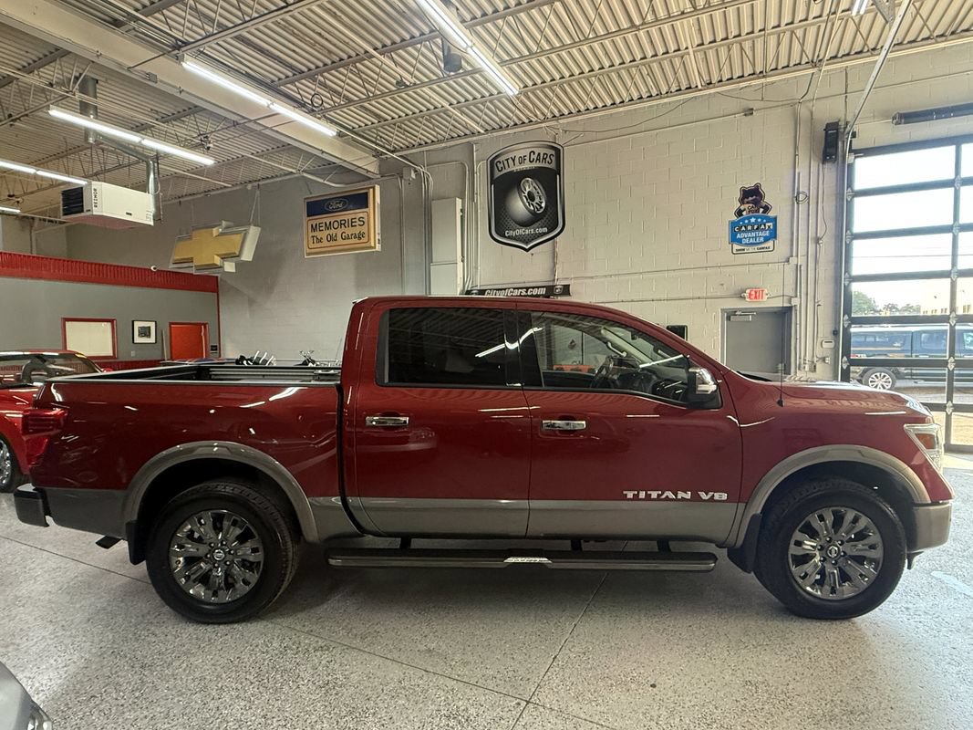 Used 2018 Nissan Titan XD AWD/4WD image 7