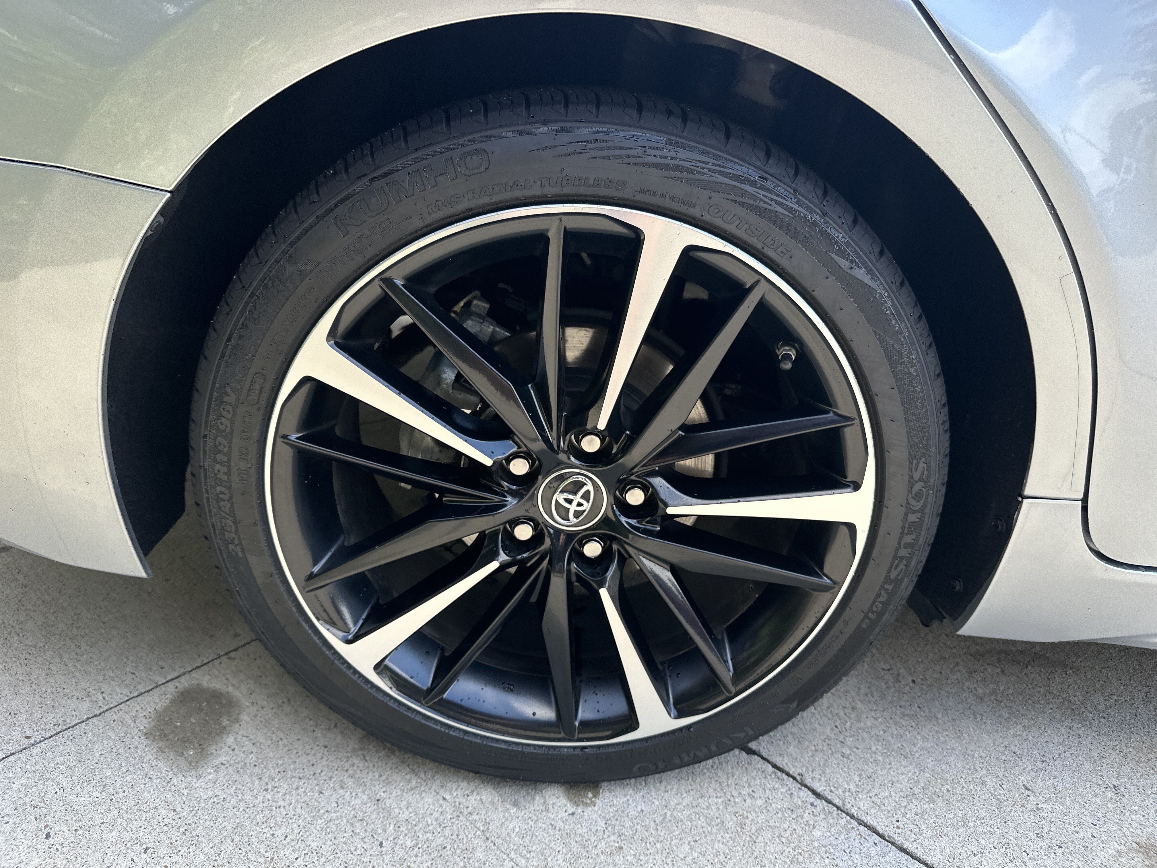Used 2019 Toyota Camry XSE FWD image 34