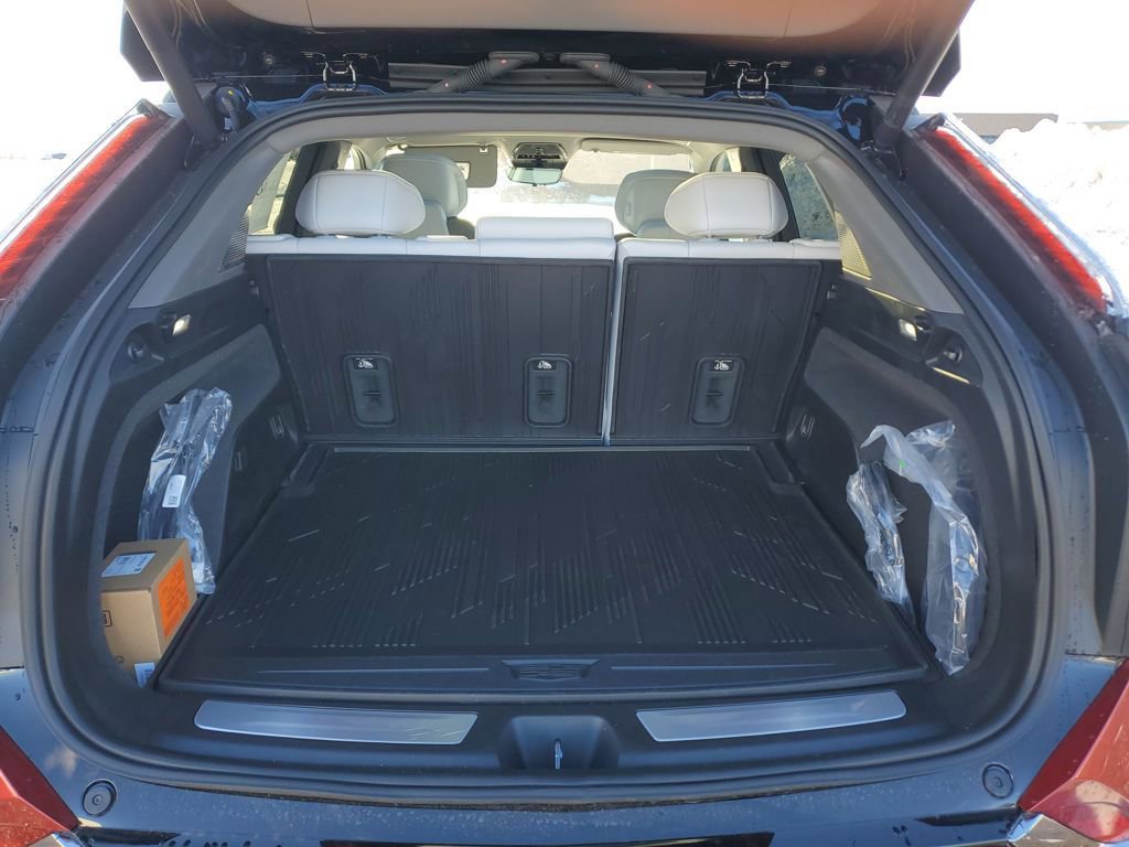 New 2026 Cadillac Optiq Sport 1 w/ LPO, Floor Liner Package image 30