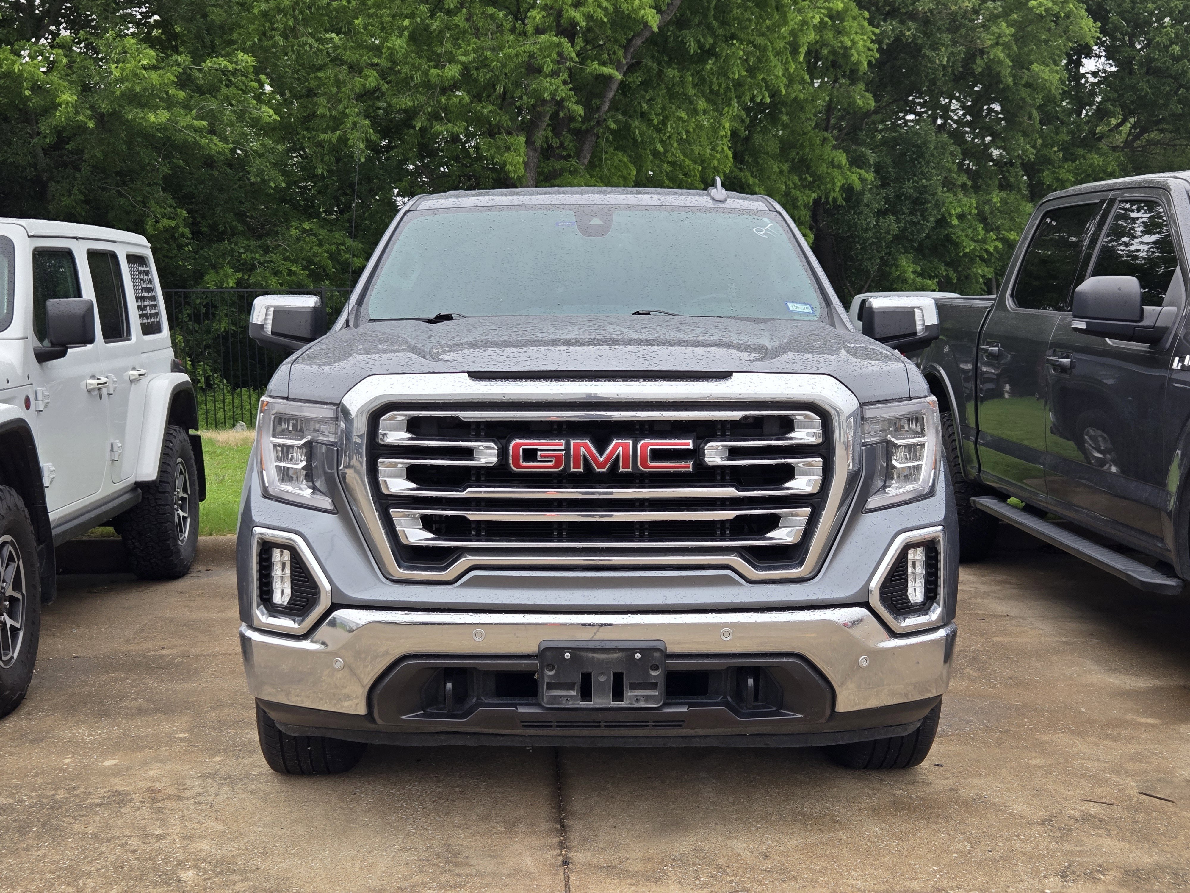 Used 2022 GMC Sierra 1500 SLT w/ SLT Premium Plus Package AWD/4WD image 2