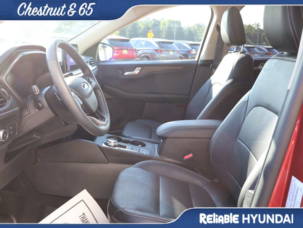 Used 2020 Ford Escape Titanium AWD/4WD image 23