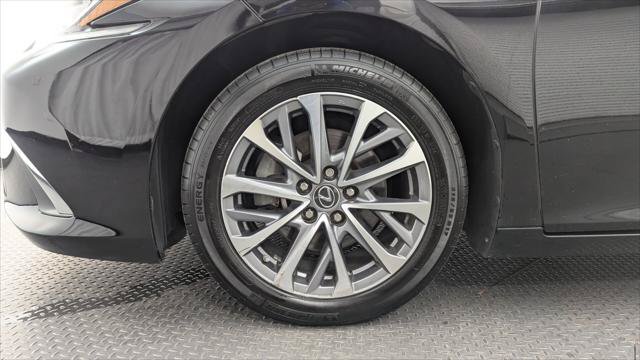 Used 2022 Lexus ES 250 w/ Premium Package AWD/4WD image 31