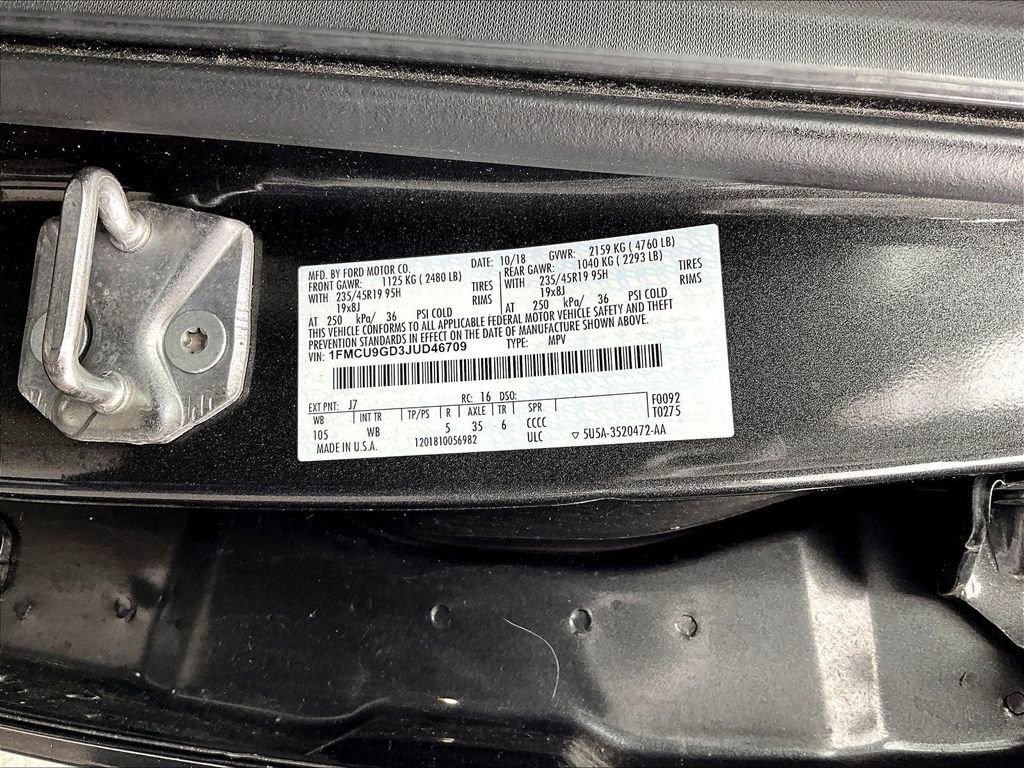 Used 2018 Ford Escape SE w/ SE Sport Appearance Package image 31