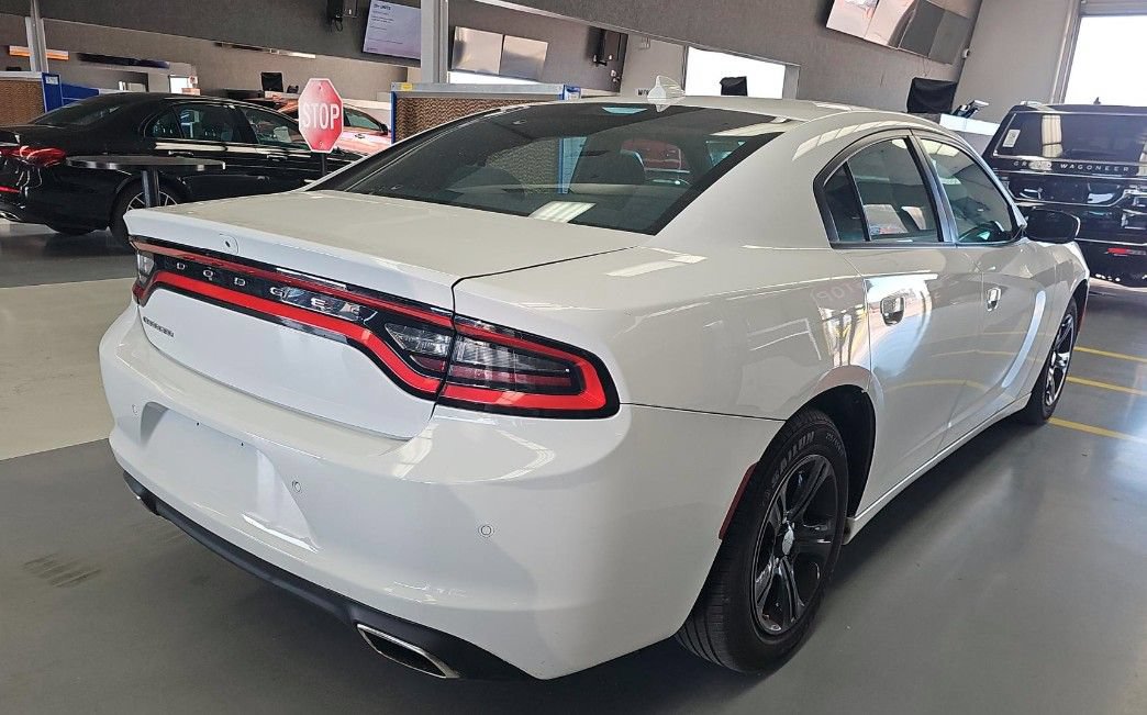 Used 2023 Dodge Charger SXT RWD image 4