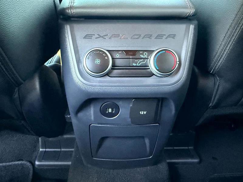 Used 2025 Ford Explorer Active image 33