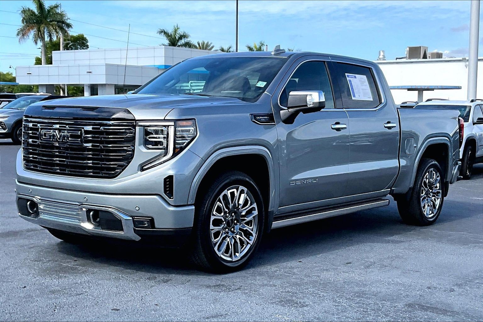 Used 2025 GMC Sierra 1500 Denali Ultimate AWD/4WD image 2