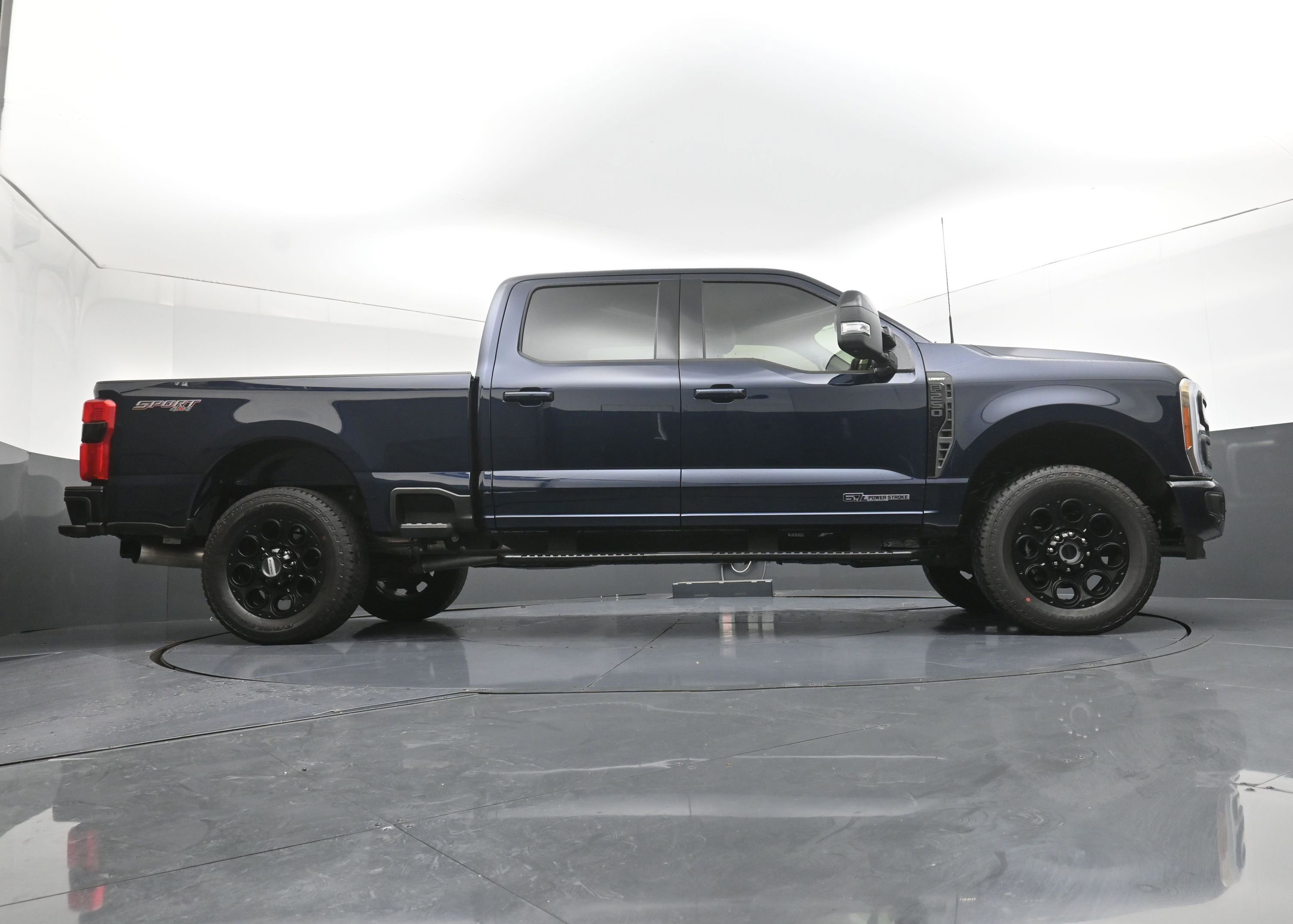 Used 2024 Ford F250 Lariat w/ Lariat Ultimate Package AWD/4WD image 35