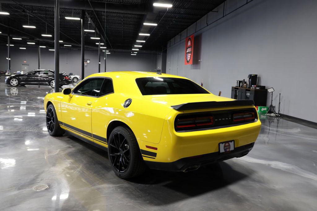 Used 2017 Dodge Challenger SXT image 5