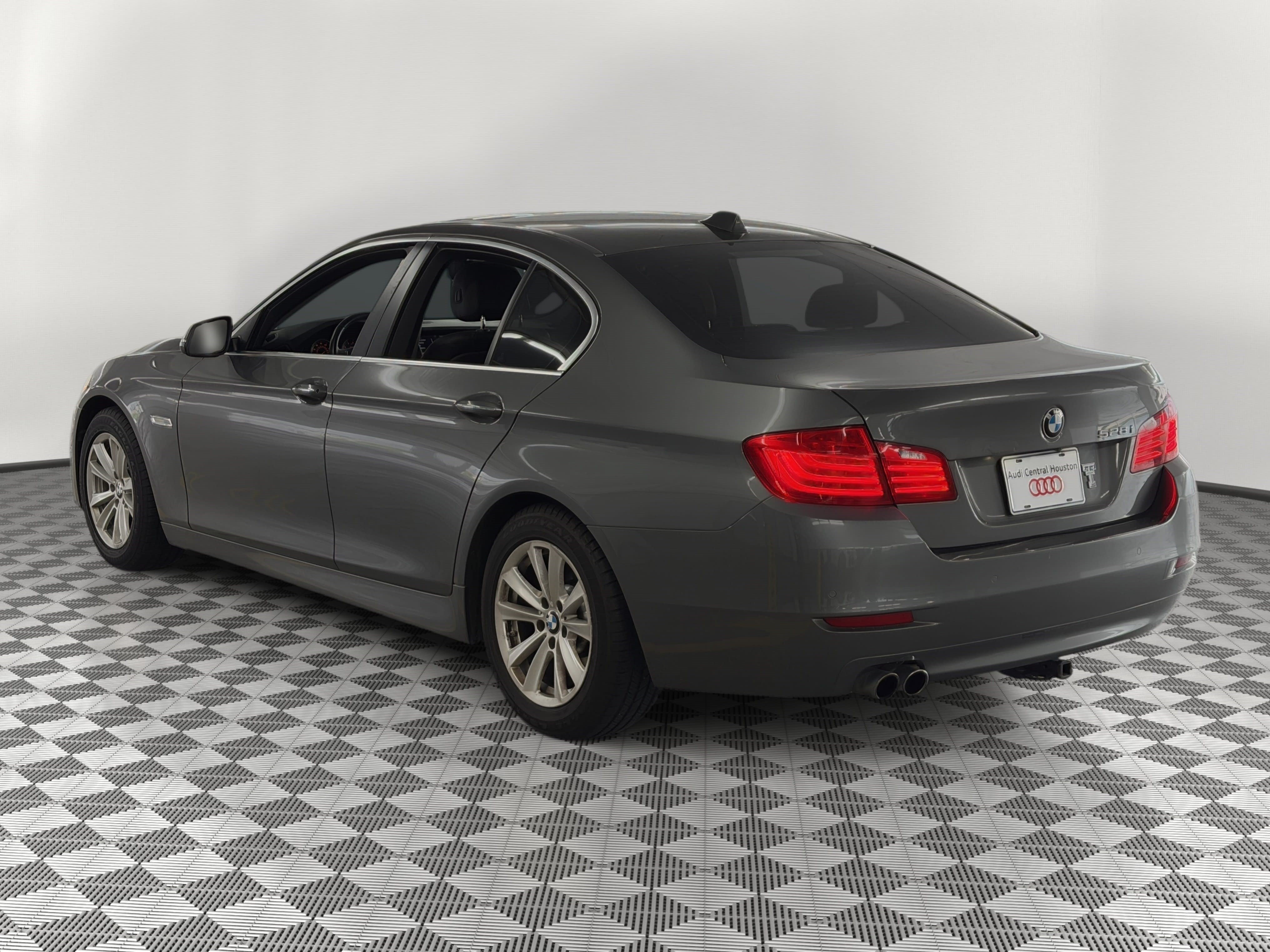 Used 2014 BMW 528i Sedan RWD image 3