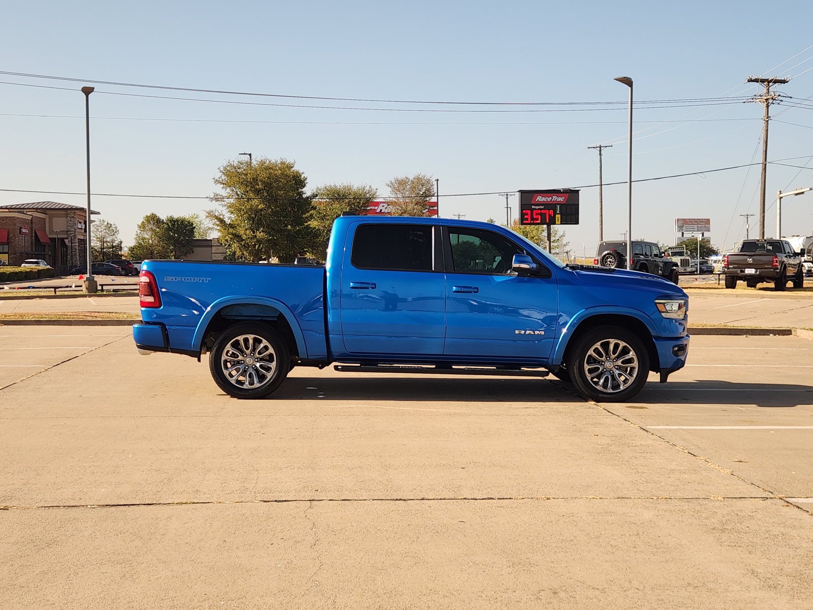 Used 2020 RAM 1500 Laramie w/ Sport Appearance Package AWD/4WD image 7