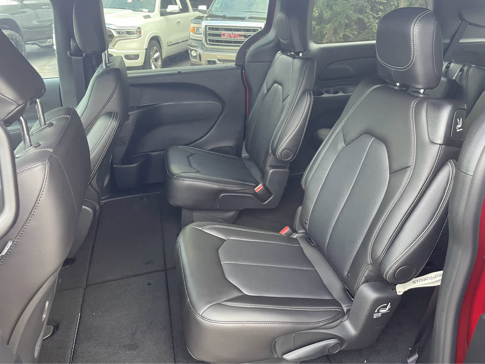 New 2026 Chrysler Voyager LX image 12
