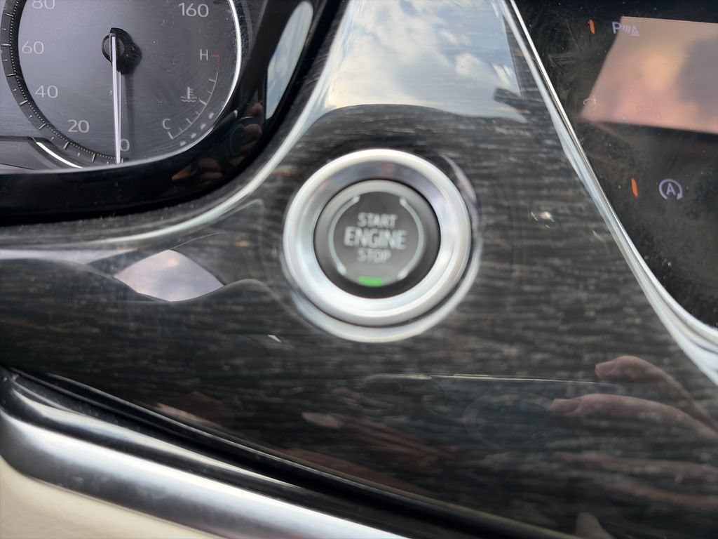 Used 2023 Cadillac XT6 Premium Luxury FWD image 27