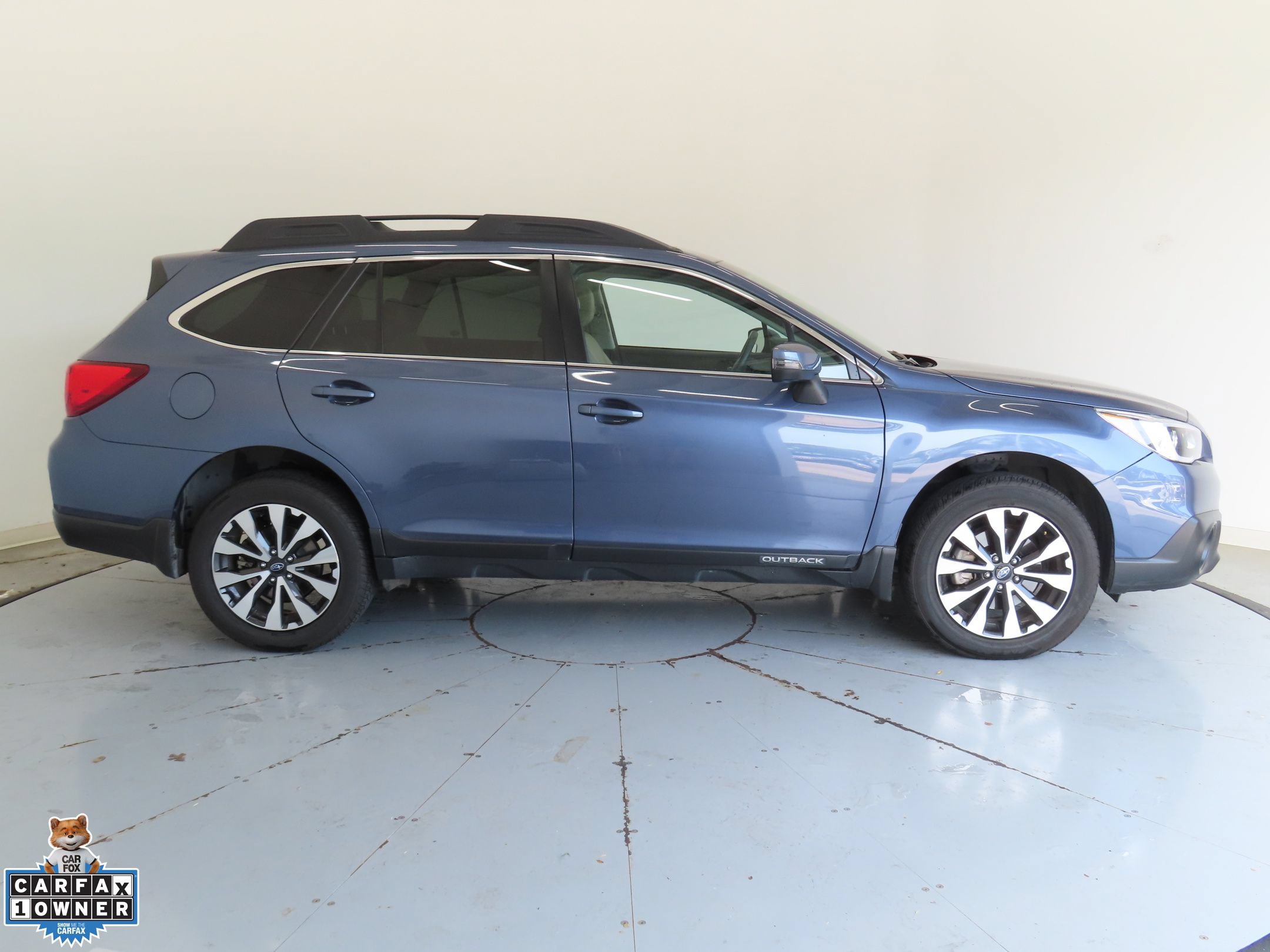Used 2017 Subaru Outback 2.5i Limited AWD/4WD image 2