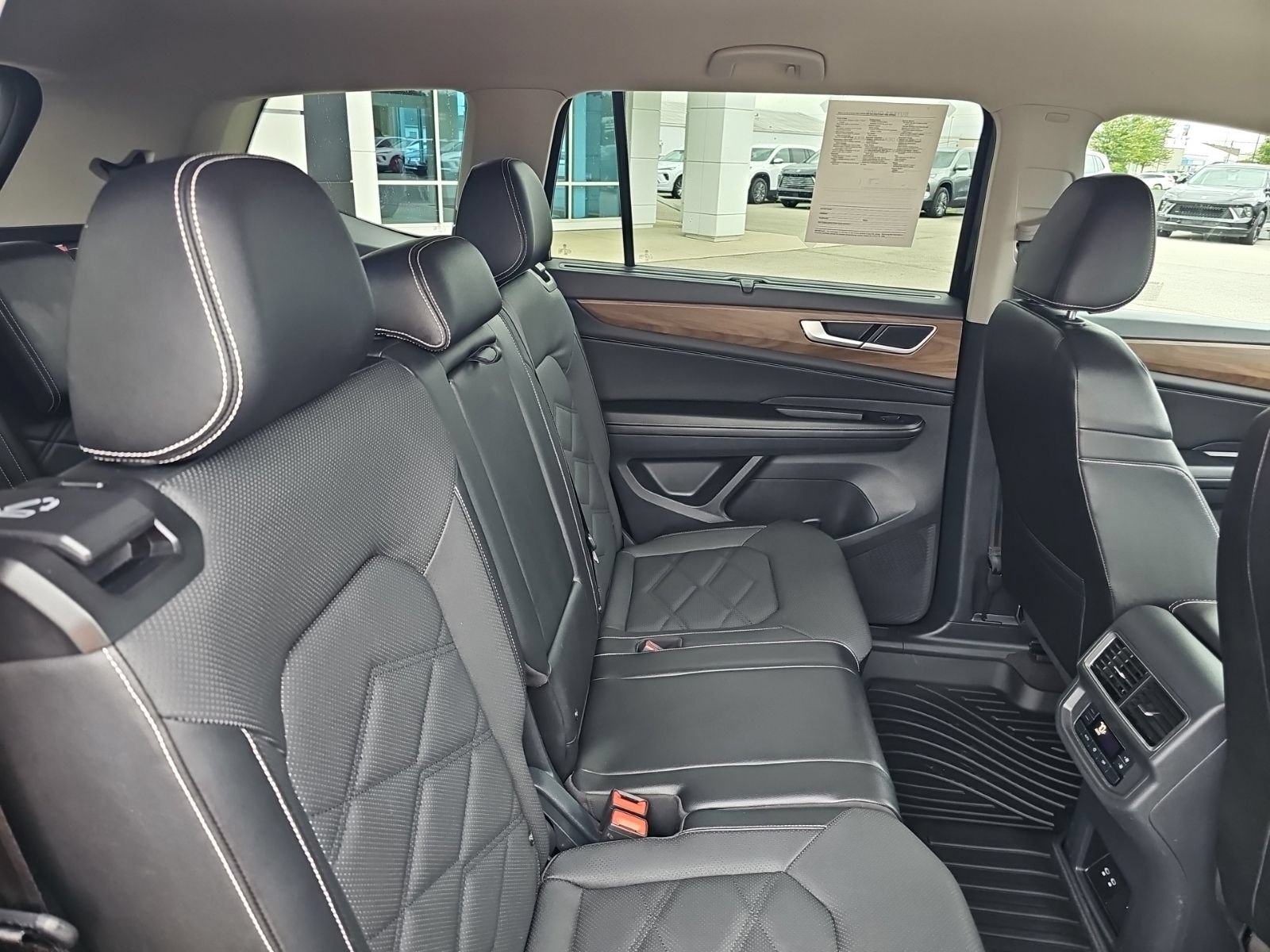 Used 2024 Volkswagen Atlas SE FWD image 29