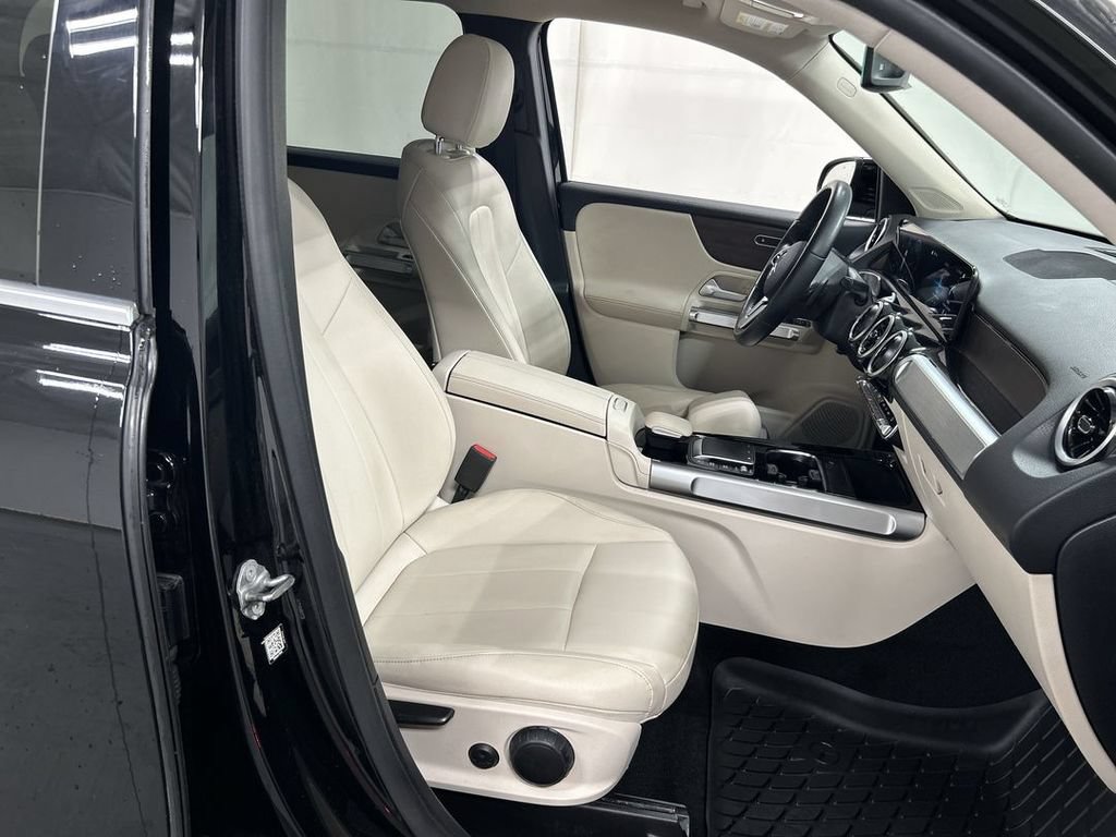 Used 2022 Mercedes-Benz GLB 250 4MATIC image 22