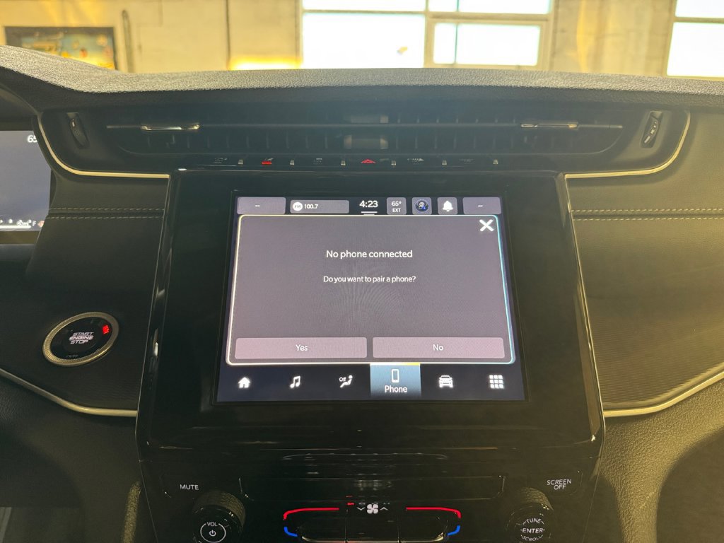 New 2025 Jeep Grand Cherokee Laredo X AWD/4WD image 19