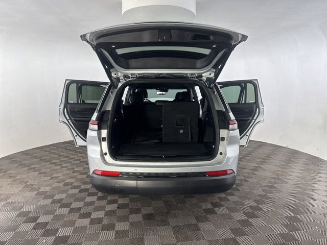 Used 2024 Jeep Grand Cherokee L Laredo image 19